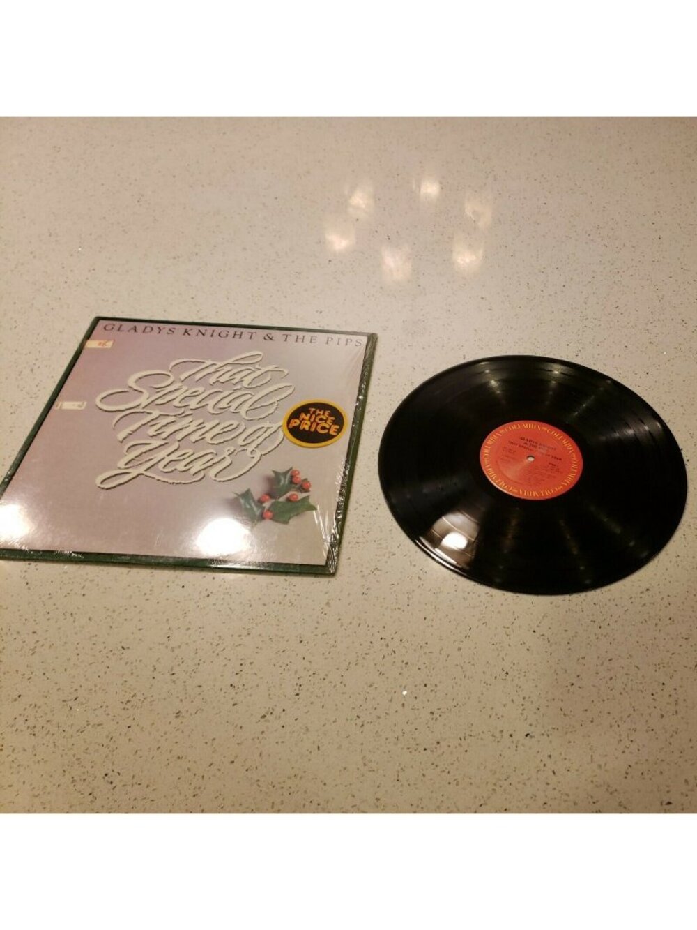 GLADYS KNIGHT & THE PIPS THAT SPECIAL TIME OF YEAR (VG+) PC-38114 VINYL RECORD
